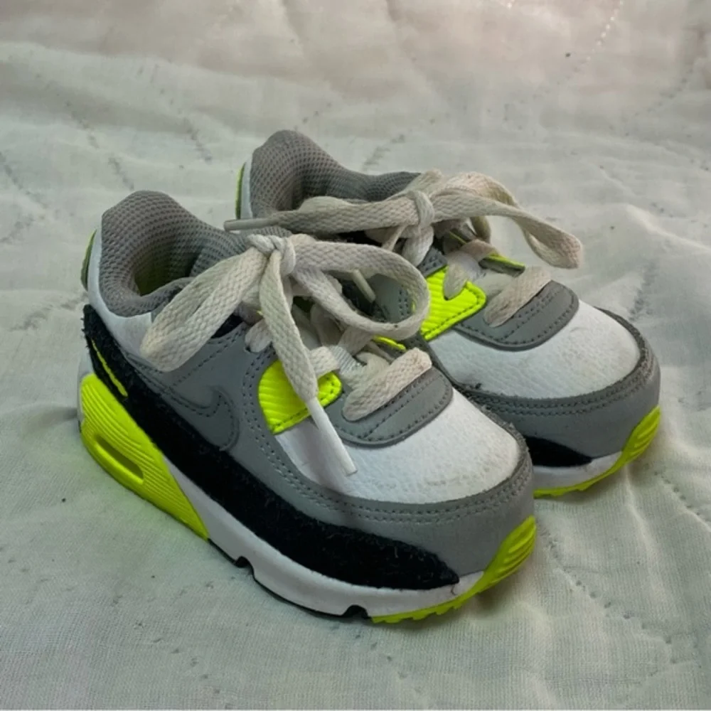 Nike Shoes‎ Childs Size 5c Lace Up Green-White Sneakers